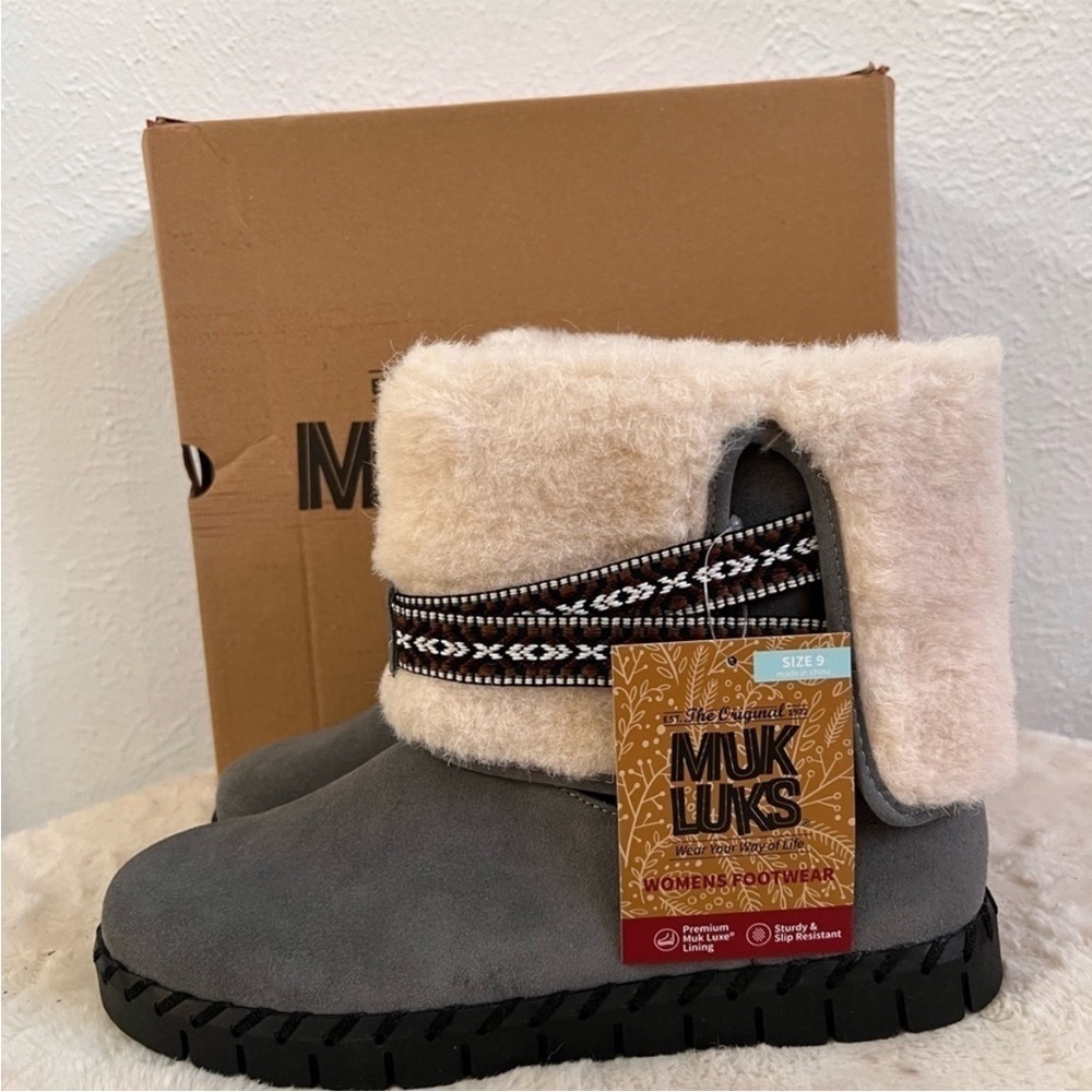 NWT Muk Luks gray cream faux fur winter boots - Picture 1 of 10